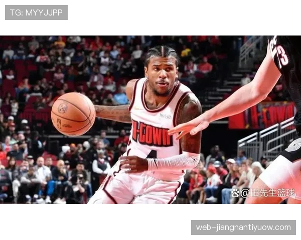 杰伦·格林突破能力提升显著，季后赛关键时刻得分爆发拉开差距
