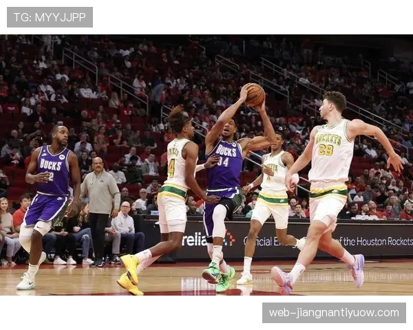 波蒂斯利用挡拆制造错位助球队在季后赛提升内线效率