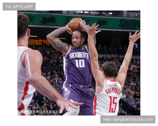 德罗赞中距离杀伤力提升，改变对手防守布局