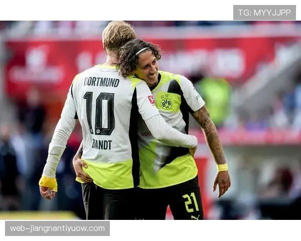 年轻阵容之下：多特蒙德为何总在关键时刻失控？