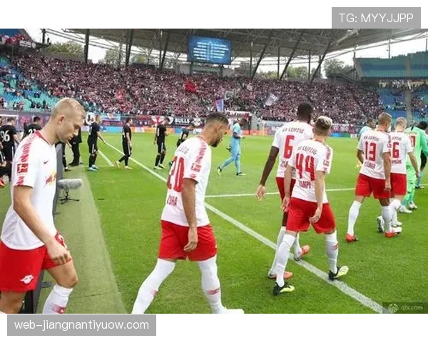 保利尼奥接管中场撕开后防，本赛季较上季威胁升级