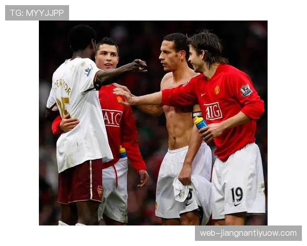 压制出球撕裂防线，费迪南德：本赛季后卫更像组织者